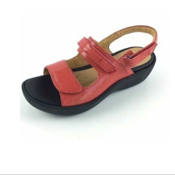 clarks artisan unstructured sandals